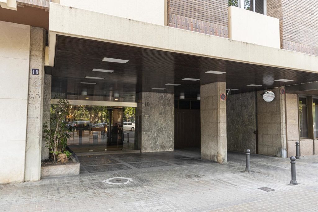 ANABEL CERVERA | Dermatólogo en Valencia